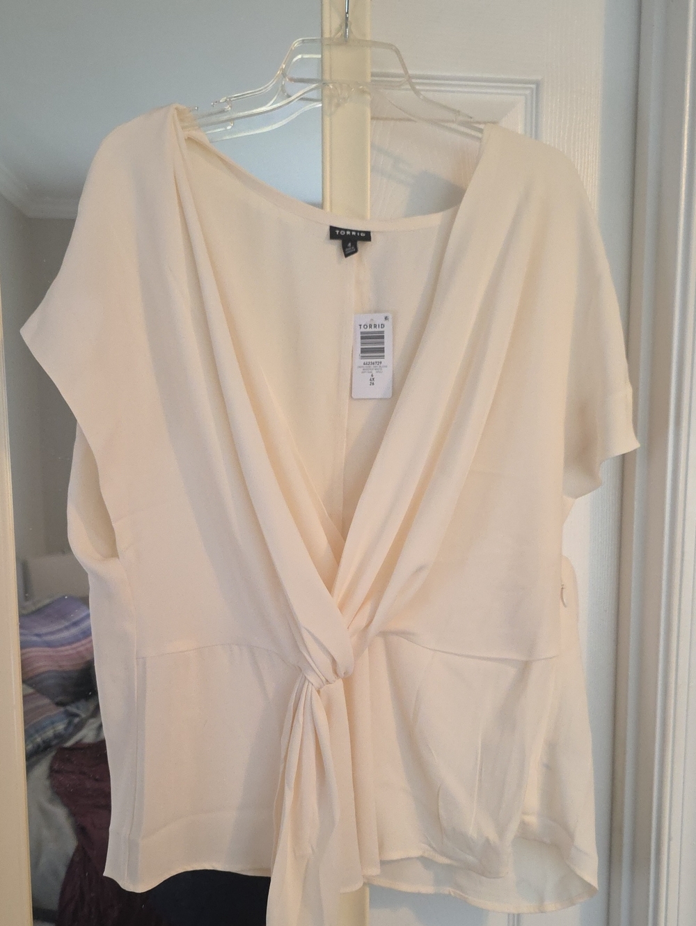 torrid Cream Tie-Front V-Neck Blouse